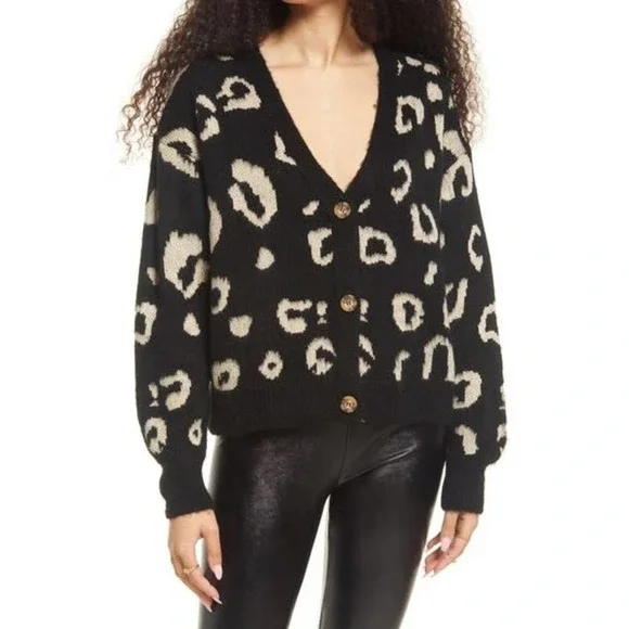 Topshop Sweaters Topshop Womens Animal Print Knit Boxy